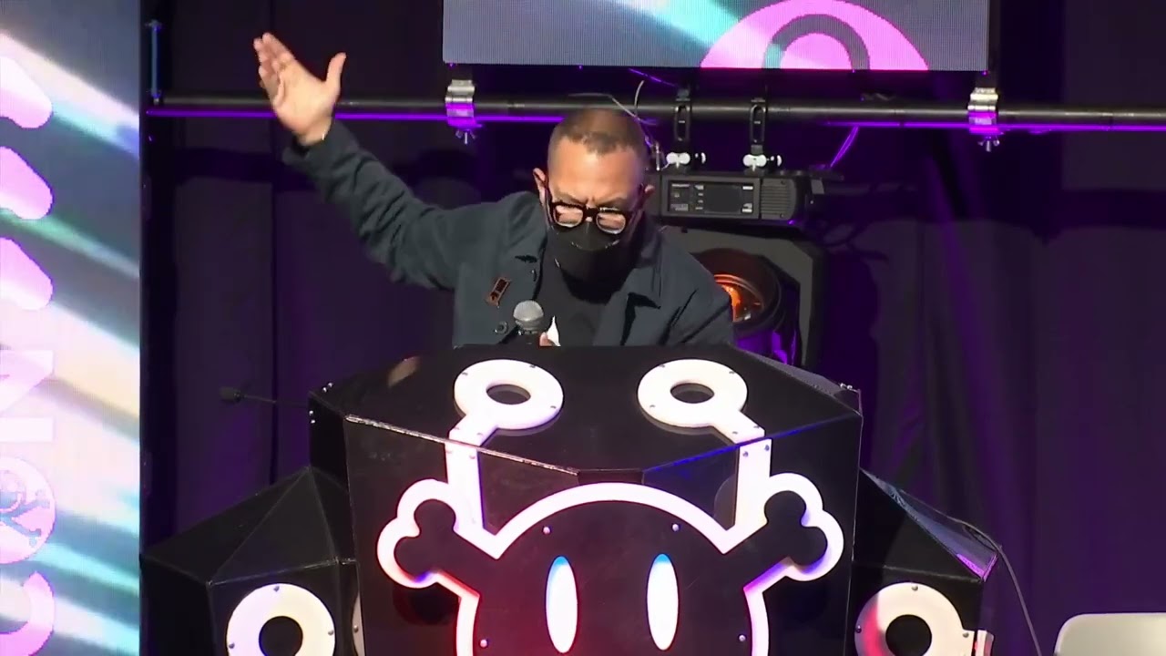 DEF CON 32 - Disenshittify or die! How hackers can seize the means of computation - Cory Doctorow - YouTube